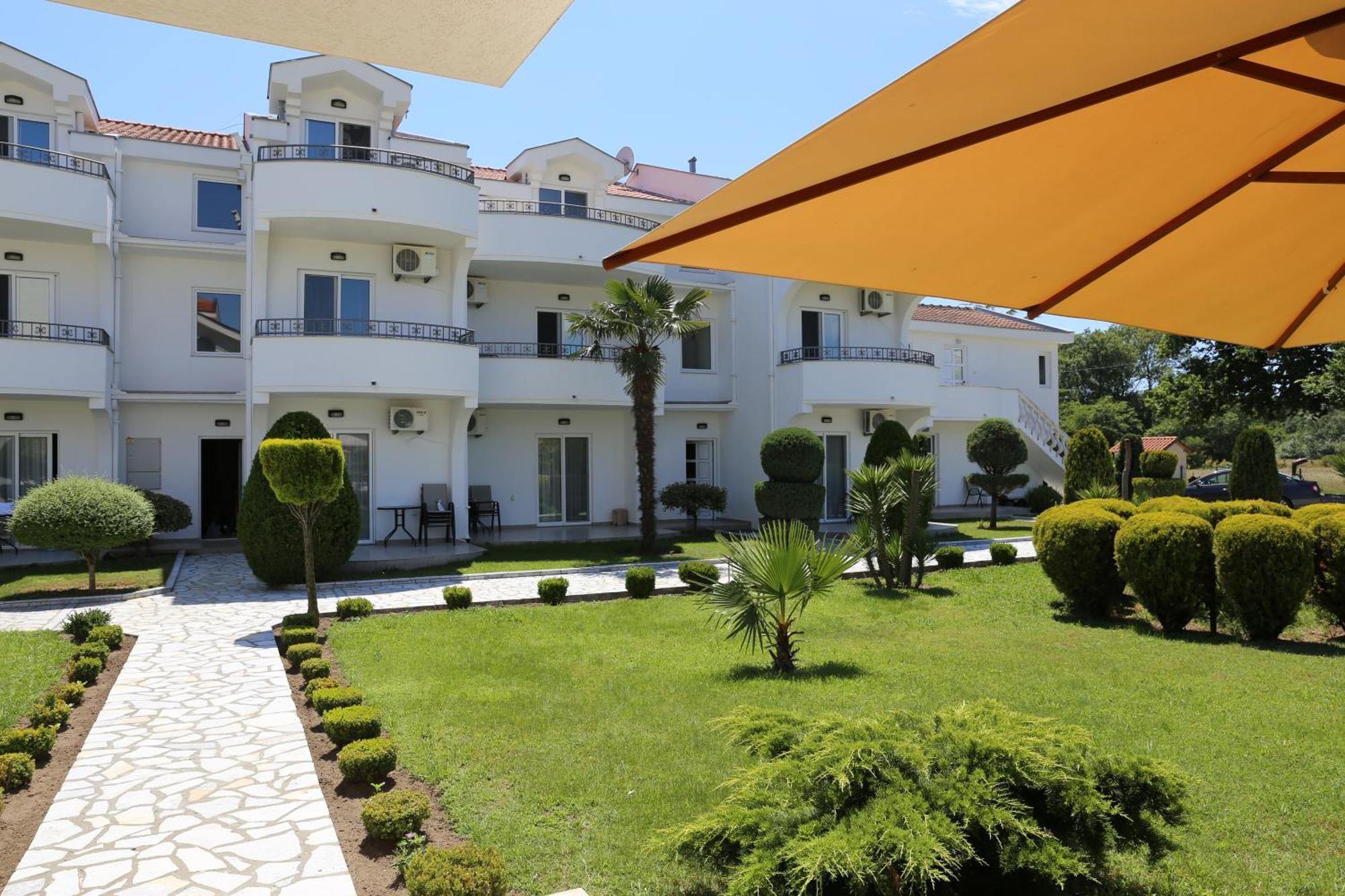 Hotel Comfort & Villas Donji Stoj Kültér fotó