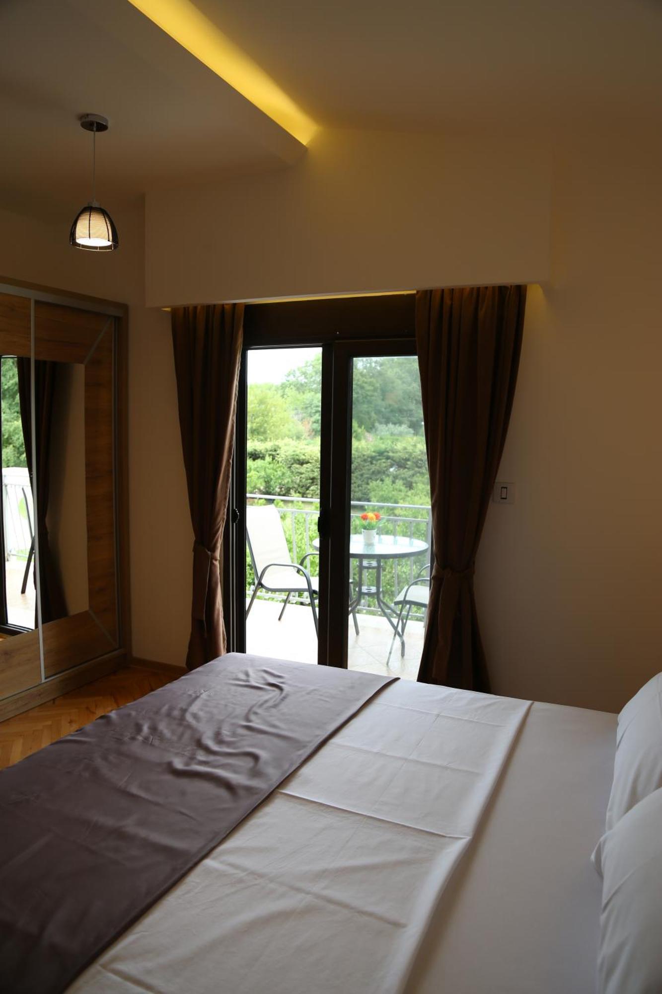 Hotel Comfort & Villas Donji Stoj Kültér fotó