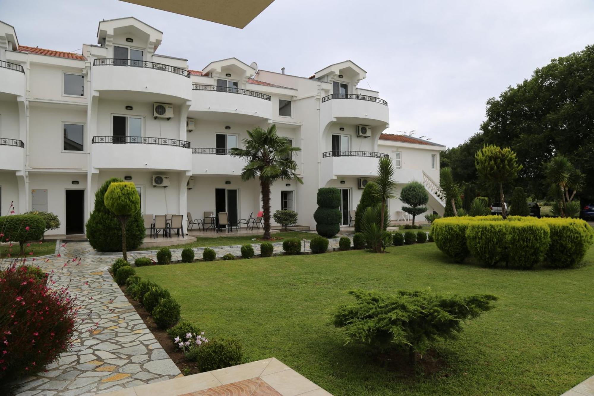 Hotel Comfort & Villas Donji Stoj Kültér fotó