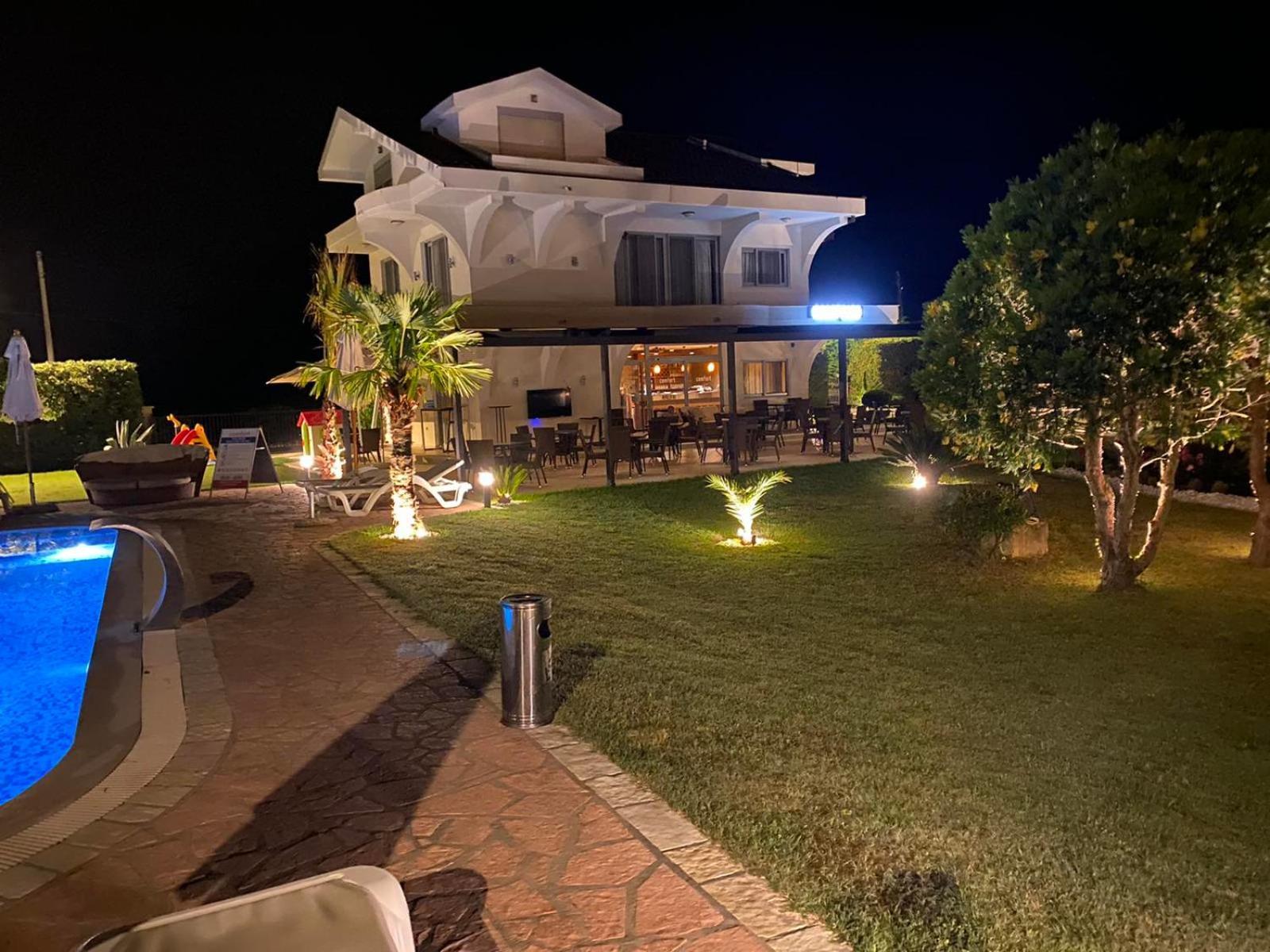 Hotel Comfort & Villas Donji Stoj Kültér fotó