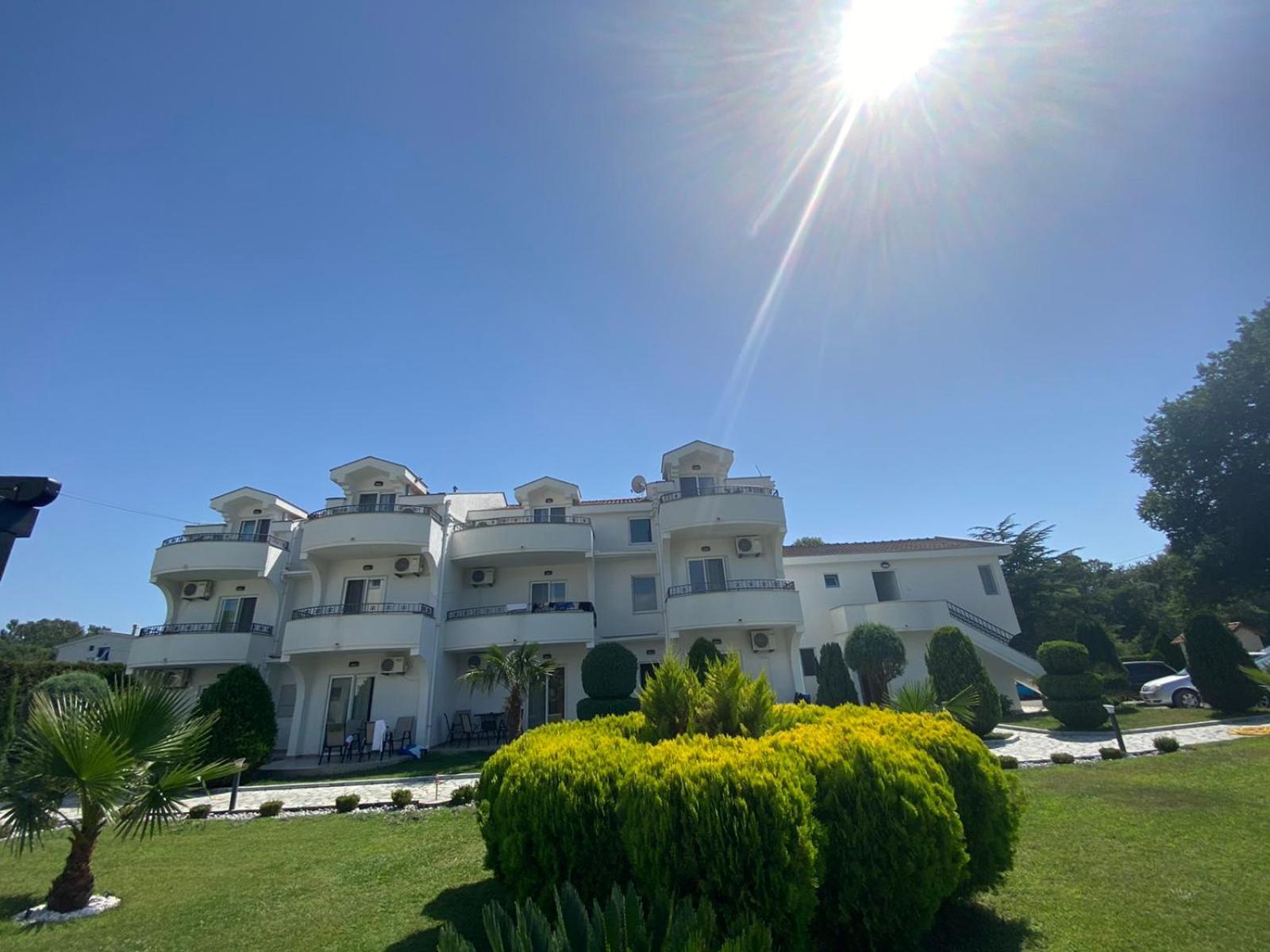 Hotel Comfort & Villas Donji Stoj Kültér fotó